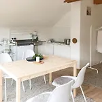 Entzueckendes Gaestestoeckl Am Linzer Poestlingberg Lägenhet Linz