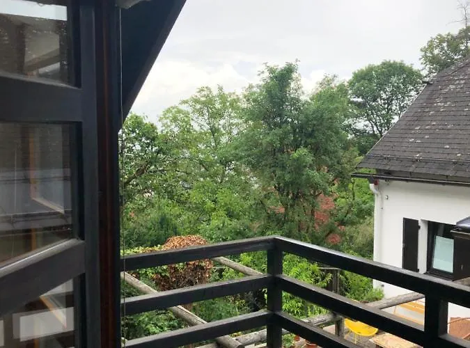 Lägenhet Entzueckendes Gaestestoeckl Am Linzer Poestlingberg *